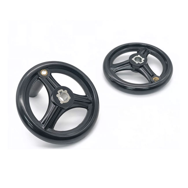 Bakelite Three Wheeel con mango